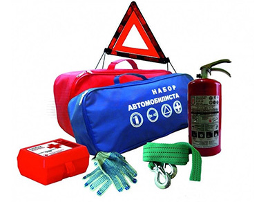 Огнетушители, знаки и аптечки